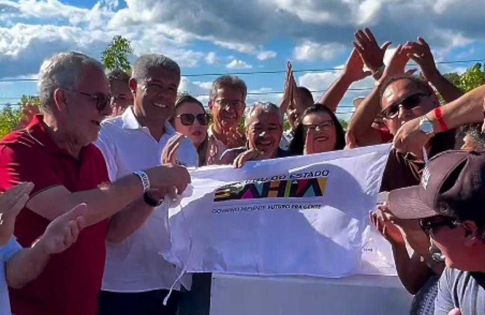 Governo do Estado entrega pavimentação da estrada Pradoso/Bate-Pé