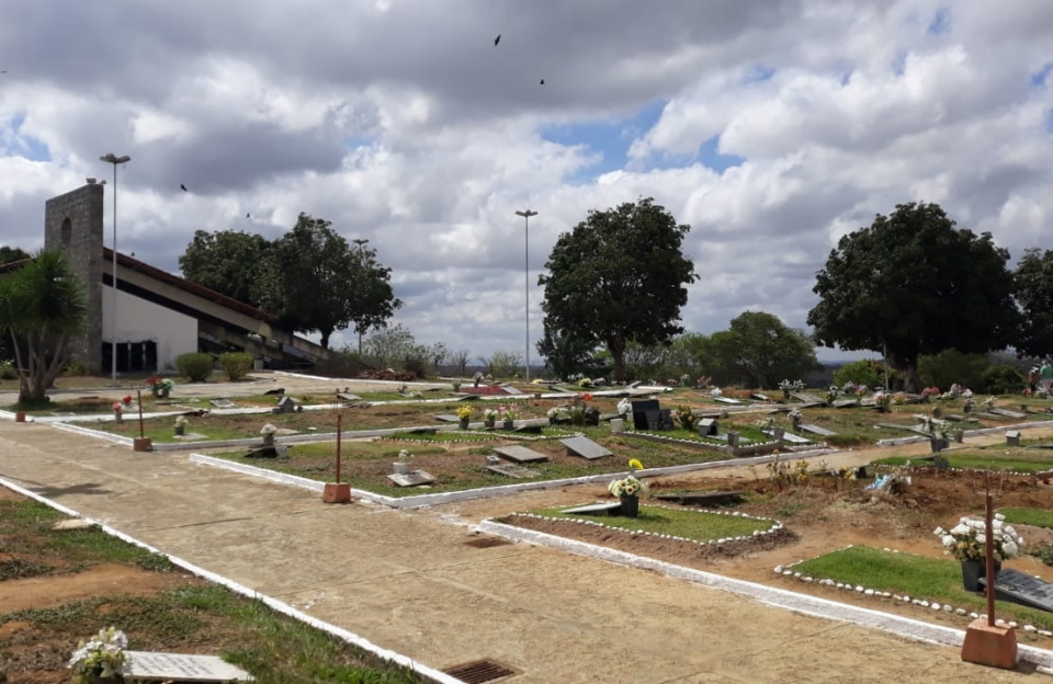 Prefeitura de Itapetinga aumenta taxa de sepultamento em 400% nos cemitérios municipais